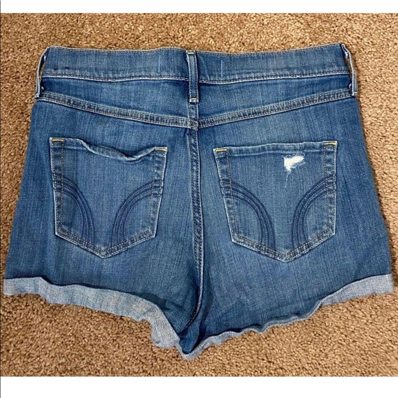 Hollister High Waisted Shorts - Picture 2 of 2